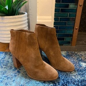 Joie camel colored suede booties